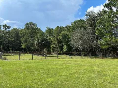 Exterior - 21320 Paradise Way, Eustis, FL 32736 photo 3 of 30