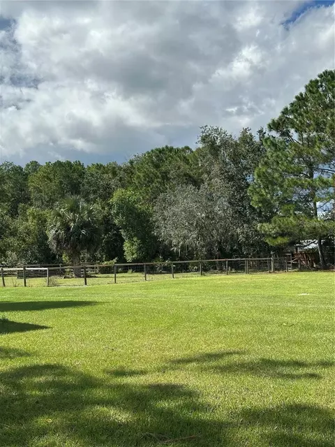 Exterior - 21320 Paradise Way, Eustis, FL 32736 photo 6 of 30