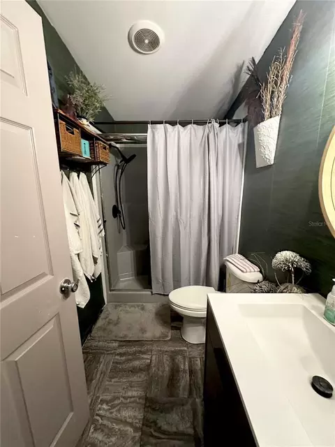 Bath - 21320 Paradise Way, Eustis, FL 32736 photo 5 of 6
