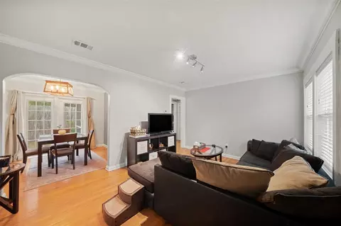 Living - 2005 E Marks St, Orlando, FL 32803 photo 2 of 2