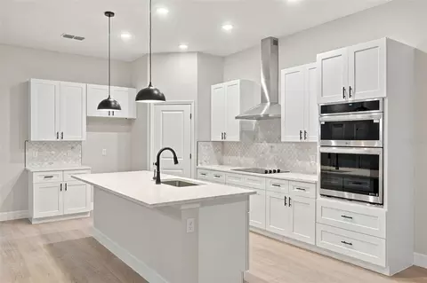 Kitchen - 42435 Royal Trails Rd, Eustis, FL 32726 photo 1 of 5