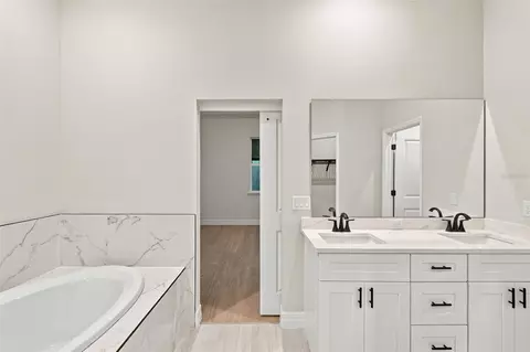 Bath - 42435 Royal Trails Rd, Eustis, FL 32726 photo 3 of 5