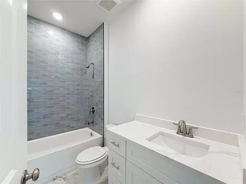 Bath - 106 Fruitwood Ave, Eustis, FL 32726 photo 5 of 5