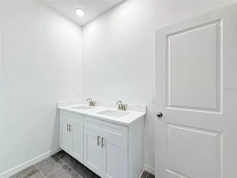 Bath - 106 Fruitwood Ave, Eustis, FL 32726 photo 2 of 5