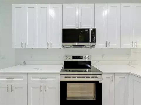 Kitchen - 106 Fruitwood Ave, Eustis, FL 32726 photo 2 of 5