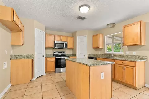 Kitchen - 2228 Sandridge Cir, Eustis, FL 32726 photo 1 of 2