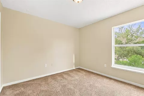 Bedroom - 2228 Sandridge Cir, Eustis, FL 32726 photo 4 of 6