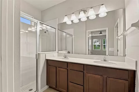 Bath - 1135 Garrett Gilliam Dr, Ocoee, FL 34761 photo 1 of 3