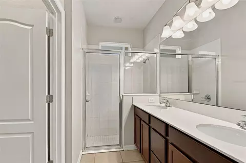 Bath - 1135 Garrett Gilliam Dr, Ocoee, FL 34761 photo 2 of 3