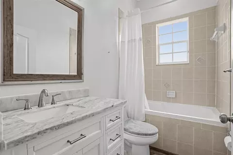 Bath - 585 Amber Ln, Cocoa, FL 32926 photo 4 of 4
