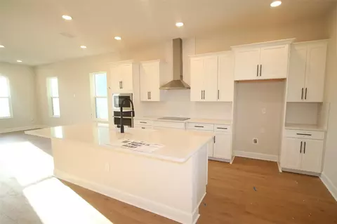 Kitchen - 3086 Bonfire Path, Saint Cloud, FL 34771 photo 2 of 3