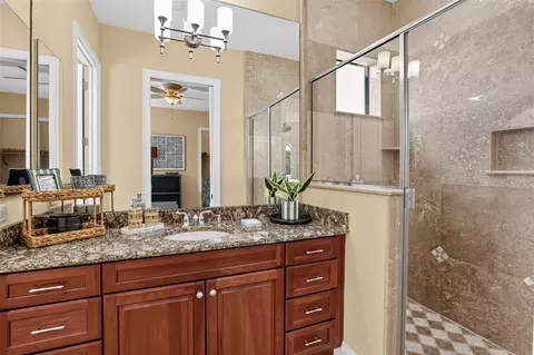 Bath - 9615 Windy Ridge Rd, Windermere, FL 34786 photo 2 of 4