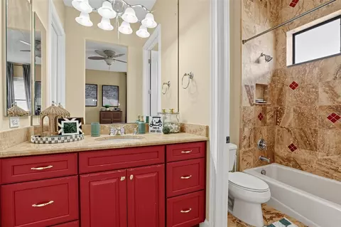 Bath - 9615 Windy Ridge Rd, Windermere, FL 34786 photo 3 of 4
