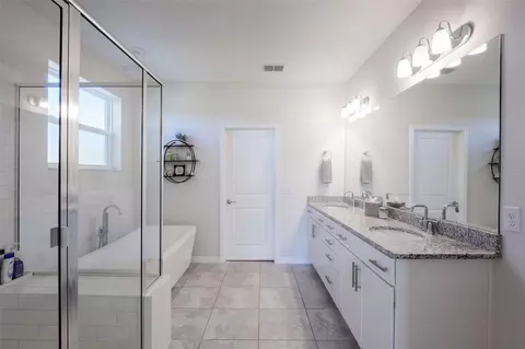 Bath - 4773 Riverwalk Dr, Saint Cloud, FL 34771 photo 3 of 5