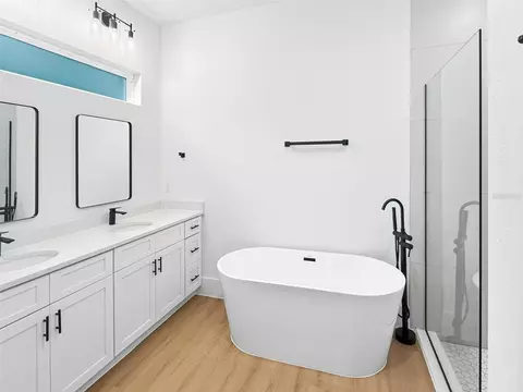 Bath - 4091 SW 130th Loop, Ocala, FL 34473 photo 2 of 7