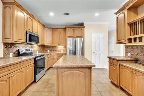 Kitchen - 5188 Pine Level Rd, Ona, FL 33865 photo 3 of 5