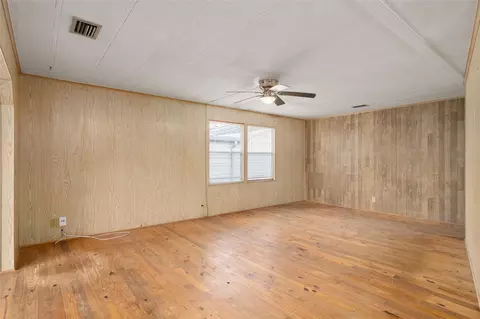 Living - 137 Pine Tree Dr, Debary, FL 32713 photo 4 of 7