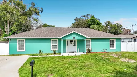 221 Avenue P NW, Winter Haven, FL 33881
