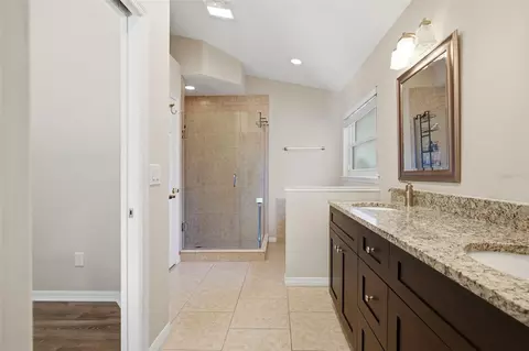 Bath - 7709 Apple Tree Cir, Orlando, FL 32819 photo 2 of 5