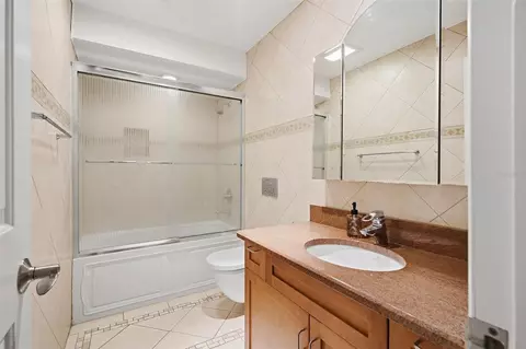Bath - 7709 Apple Tree Cir, Orlando, FL 32819 photo 5 of 5