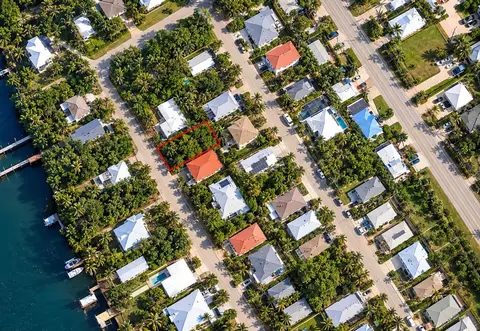 6313 River Rd, New Smyrna Beach, FL 32169