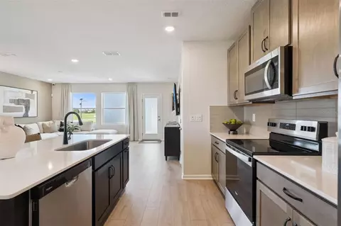Kitchen - 5030 Orinoco Ln, Saint Cloud, FL 34771 photo 3 of 5