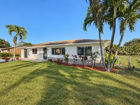 1476 N Mangonia Dr, West Palm Beach, FL 33401