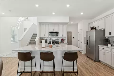 Kitchen - 2356 Shadowland Loop, Winter Park, FL 32792 photo 2 of 3
