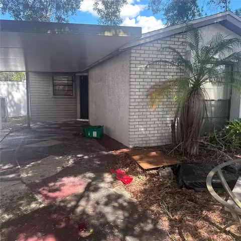 8240 Ravencroft Dr, Tampa, FL 33615