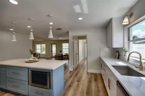 Kitchen - 3025 Sandstone Dr, Saint Cloud, FL 34772 photo 3 of 4