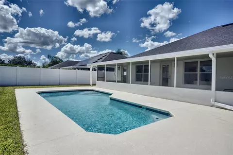 Exterior - 3025 Sandstone Dr, Saint Cloud, FL 34772 photo 6 of 8