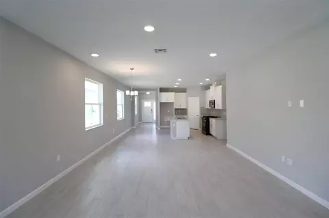 Living - 1308 Hyde St, Saint Cloud, FL 34771 photo 1 of 5