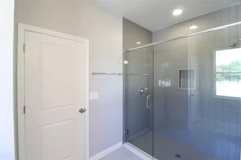 Bath - 1308 Hyde St, Saint Cloud, FL 34771 photo 2 of 3
