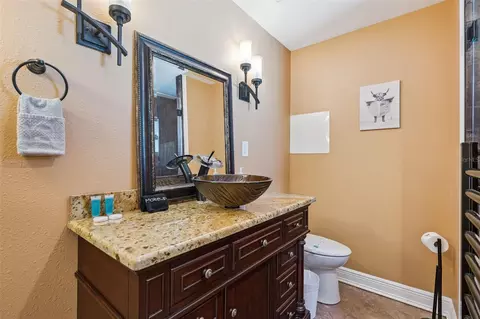 Bath - 2614 Fairview Ave, Seffner, FL 33584 photo 2 of 3