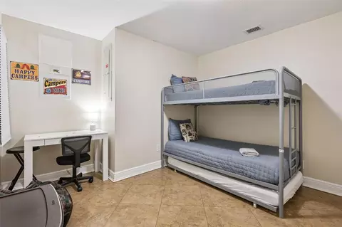 Bedroom - 2614 Fairview Ave, Seffner, FL 33584 photo 8 of 8