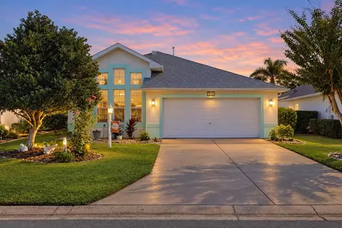 5604 Gulf Stream St, Tavares, FL 32778