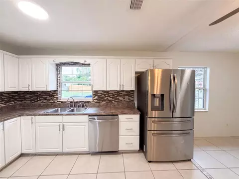 Kitchen - 904 Spring Creek Dr, Ocoee, FL 34761 photo 4 of 4