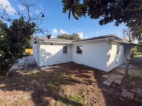 Exterior - 904 Spring Creek Dr, Ocoee, FL 34761 photo 4 of 7