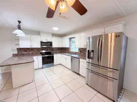 Kitchen - 904 Spring Creek Dr, Ocoee, FL 34761 photo 2 of 4