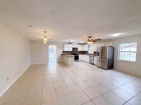 Living - 904 Spring Creek Dr, Ocoee, FL 34761 photo 2 of 4