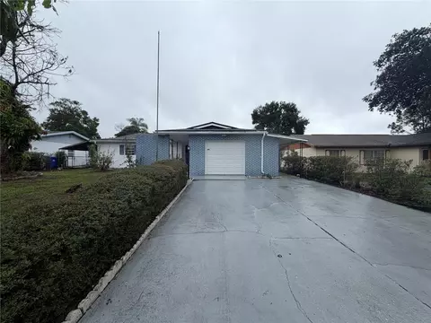 Exterior - 904 Spring Creek Dr, Ocoee, FL 34761 photo 2 of 7