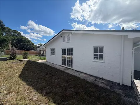Exterior - 904 Spring Creek Dr, Ocoee, FL 34761 photo 6 of 7