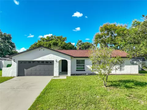 408 Maid Of The Mist Dr, Fern Park, FL 32730