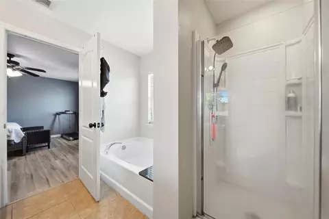 Bath - 7142 Five Oaks Dr, Harmony, FL 34773 photo 1 of 3