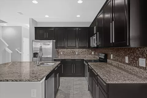 Kitchen - 11267 Grander Dr, Windermere, FL 34786 photo 2 of 2
