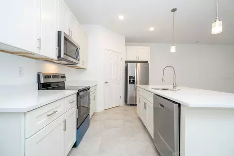 Kitchen - 3899 SW 133rd Loop, Ocala, FL 34473 photo 4 of 9