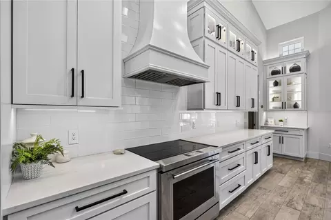 Kitchen - 34449 Parkview Ave, Eustis, FL 32736 photo 5 of 7