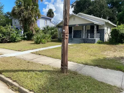 1121 S Locust Ave, Sanford, FL 32771