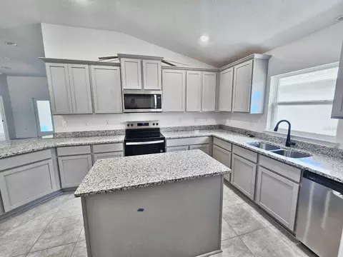 Kitchen - 7660 Bent Tree Loop, Saint Cloud, FL 34773 photo 1 of 1