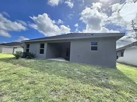 Exterior - 7660 Bent Tree Loop, Saint Cloud, FL 34773 photo 2 of 5